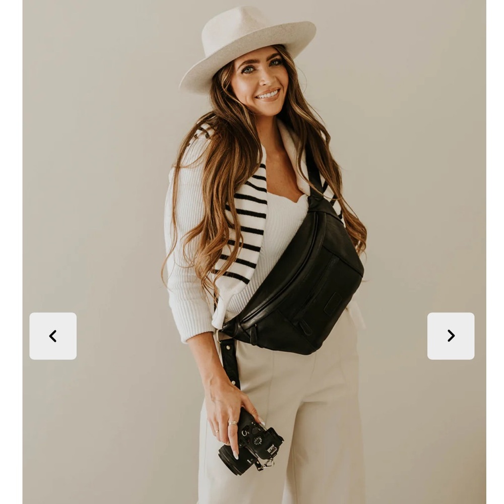 Black Kindly Camera Bag